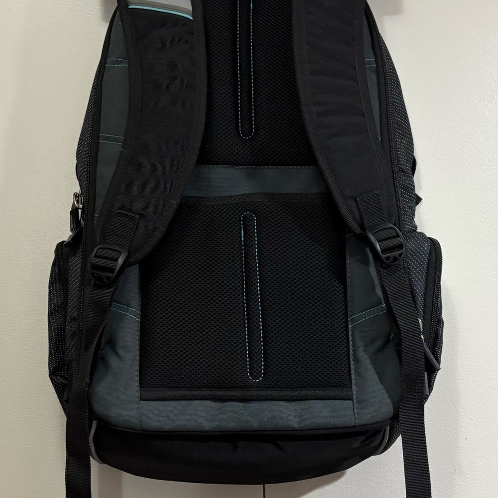 Black Adult Backpack new without tags - Picture 14 of 14